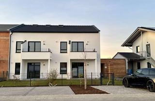 Wohnung mieten in Steinzeitweg 43b, 94356 Kirchroth, Erstbezug: 3-Zimmer Maisonette-Wohnung mit Balkon in Kirchroth