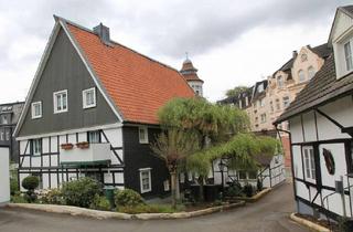 Einfamilienhaus kaufen in 42389 Langerfeld, Solides Immobilienensemble – 2 Mehrfamilienhäuser & 1 Einfamilienhaus in guter Lage