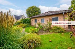 Haus kaufen in 15827 Blankenfelde-Mahlow, IMMOBERLIN.DE - Entzückender Bungalow mit Gartenidylle & Wintergarten im Berliner Speckgürtel