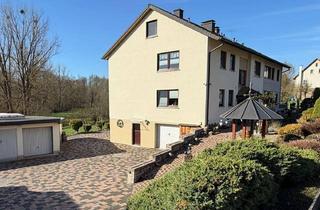 Doppelhaushälfte kaufen in 32699 Extertal, TOP modernisiertes Zweifamilienhausin Randlage mit Weideflächen am Bachlauf