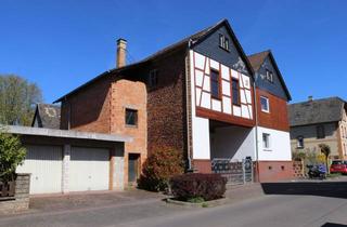 Haus kaufen in 35463 Fernwald, Ideal für Tierhaltung, Hobbys oder Handwerker: Schöne Hofreite in Fernwald-Albach