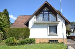 Einfamilienhaus kaufen in Hermann-Löns-Straße 23, 37627 Stadtoldendorf, Repräsentatives Einfamilienhaus mit Garage und Carport in Stadtoldendorf!