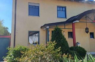 Haus kaufen in Raiffeisenstraße 10, 86486 Bonstetten, REH mit Einliegerwohnung und Wintergarten