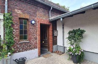 Einfamilienhaus kaufen in 47929 Grefrath, Sanierungsbedürftiges Einfamilienhaus im Grünen von Grefrath