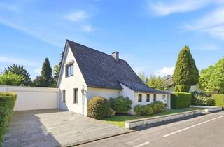 Haus kaufen in 40670 Meerbusch, Ein echter Rohdiamant mit Traumgrundstück in AAA Lage von Meerbusch-Osterath!