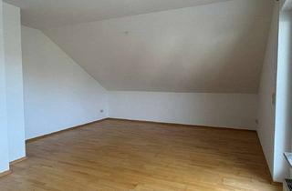 Einfamilienhaus kaufen in 72336 Balingen, Elegantes Wohnen in Balingen-Engstlatt: Einfamilienhaus mit Einliegerwohnung und Doppelgarage.