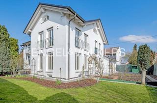 Haus kaufen in 85077 Manching, Vielseitiges Zweifamilienhaus mit Ausbaupotenzial