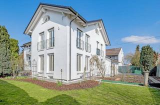 Haus kaufen in 85077 Manching, Vielseitiges Zweifamilienhaus mit Ausbaupotenzial
