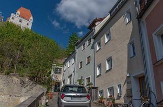 Haus mieten in Schloßgasse 165, 84028 Landshut, Wunderschön saniertes Townhouse mit Dachterrasse im Herzen Landshuts unterhalb der Burg Trausnitz