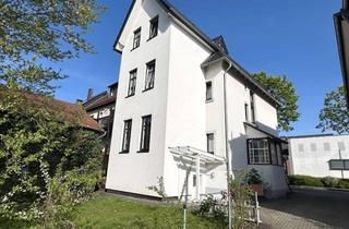 Wohnung kaufen in 59557 Lippstadt, Geschmackvolle Dachgeschoss-Eigentumswohnung im 3-Familienhaus!