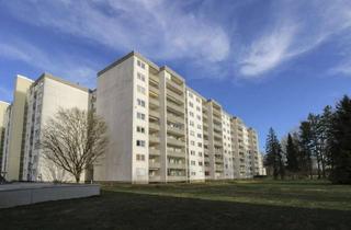 Wohnung kaufen in 82178 Puchheim, Attraktive 3-Zimmer-Wohnung mit zwei Balkonen in Puchheim – Vermietet