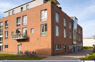 Wohnung kaufen in 12557 Köpenick, Wasserblick: 1,5-Zimmer-DG mit Aufzug und Westterrasse in Köpenick