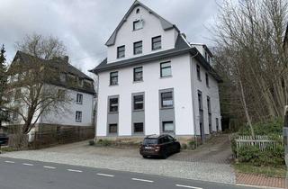 Wohnung kaufen in Falkensteiner Straße 37, 08209 Auerbach, Geräumige 3-Zimmer-Hochparterre-Wohnung in ruhiger Wohnlage. Tageslichtbad, Keller, Stellplatz