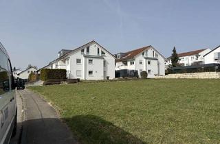 Wohnung kaufen in Waldenbucher Weg 76, 72141 Walddorfhäslach, Helle und geräumige 2-Zimmer-Wohnung mit Balkon und Stellplatz im Freien zu verkaufen!