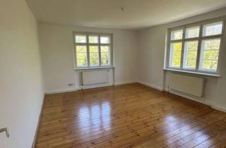 Wohnung kaufen in 13595 Spandau, Freie charmante 3-Zimmer-Altbauwohnung in begehrter Wasserlage
