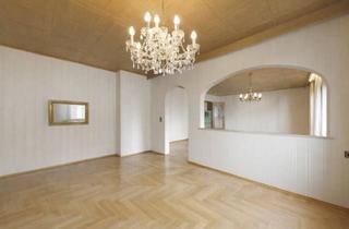 Wohnung kaufen in 90574 Roßtal, Großzügige 3-Zimmer-Wohnung mit Garage und Gestaltungsspielraum in Roßtal