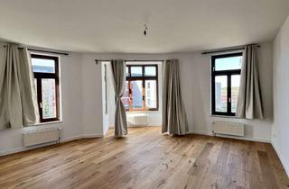 Wohnung mieten in Rosa-Luxemburg Str. 48, 04315 Neustadt-Neuschönefeld, Heller Altbau, 2-Zimmer Wohnung, WG-tauglich im 3. OG mit Aufzug Nähe Leipzig Hbf