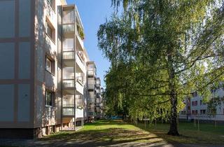 Wohnung mieten in Löbauer Str. 75, 04347 Schönefeld-Ost, Für die Generation 50 plus: 2-Raum-Wohnung mit Balkon und Bad mit Dusche, frisch saniert