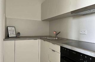 Wohnung mieten in Julius-Mosen-Straße 18, 08468 Reichenbach, Wohnen über den Dächern: altersgerechtes Wohnen mit Einbauküche