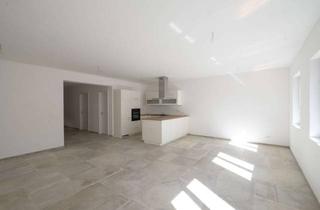 Wohnung mieten in Kirchstraße 15, 88212 Ravensburg, Wohnen in der Altstadt - helle 3-Zimmerwohnung im 1. OG - Grundsanierung 2022
