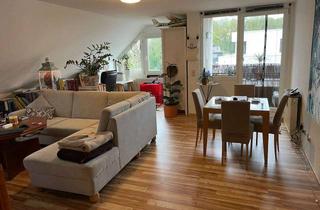 Wohnung mieten in 51467 Bergisch Gladbach, Verfügbar ab 01.06. : Helle 2-Zimmer-Wohnung im Dachgeschoss mit zwei Balkonen in Bergisch-Gladbach!