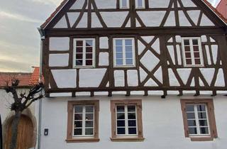 Wohnung mieten in Weinstraße 25, 76835 Rhodt, Wohnen in historischem Fachwerkhaus: außergewöhnliche Dreizimmerwohnung