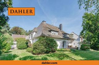 Villa kaufen in 40593 Urdenbach, Stilvolle Villa mit großzügigem Grundstück in direkter Rheinnähe