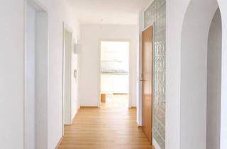 Haus kaufen in 84503 Altötting, Provisionsfrei! Für Anleger oder Großfamilie -Dreiparteienhaus auf großen Grundstück zu verkaufen