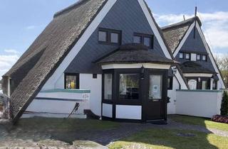Haus kaufen in 23775 Großenbrode, Charmantes Reetdach Häuschen mit Ostseeblick
