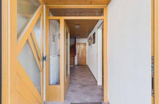 Haus kaufen in 78176 Blumberg, Charmantes Generationenhaus in Blumberg: Großzügiger Wohnraum mit Ausbaupotential