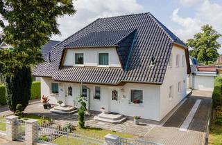 Doppelhaushälfte kaufen in 16356 Werneuchen, Mit Sommerhaus, Einbauküche, Fußbodenheizung und ausgebautem Dach: Doppelhaushälfte in Werneuchen