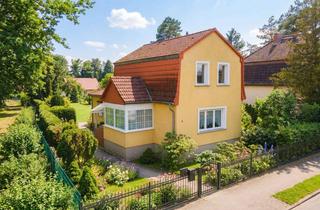Einfamilienhaus kaufen in 15345 Altlandsberg, Mit Keller, Einbauküche, Nebengebäude u.v.m.: Einfamilienhaus mit Altbau-Flair in Eggersdorf