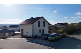 Einfamilienhaus kaufen in 92287 Schmidmühlen, Freistehendes Einfamilienhaus mit großem Garten in Schmidmühlen