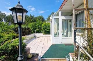 Haus kaufen in 15295 Groß Lindow, Erholung pur: Freizeitbungalow mit Holzblockhaus in Bungalowsiedlung und Kanalblick