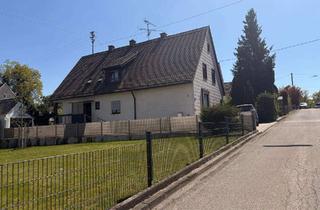 Haus kaufen in 86444 Affing, Charmantes Zweifamilienhaus mit großem Grundstück und Garage in ruhiger Lage von Affing