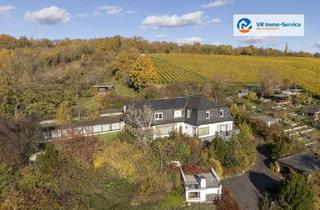 Haus kaufen in 97080 Grombühl, Einzigartiges Anwesen mit freiem Blick über Würzburg