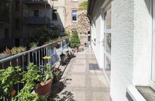 Wohnung kaufen in 06114 Halle, TOP-Lage - 1 Zimmer mit sonnigem Blick zum Innenhof - Renovierungsbedarf