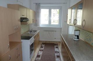 Wohnung mieten in Köllnische Straße 47, 12439 Niederschöneweide, Stilvolle 2,5-Zimmer-Wohnung mit Balkon und EBK in Berlin