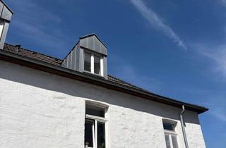 Wohnung mieten in Schraungracht, 52076 Kornelimünster, Ansprechende Dachgeschosswohnung mit gehobener Innenausstattung mit Balkon und EBK in Aachen