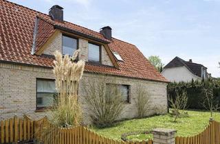 Haus kaufen in 23863 Nienwohld, Großes Zweifamilienhaus mit Einliegerwohnung und Baugrundstück