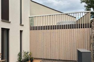 Haus mieten in 97653 Bischofsheim, Kernsaniertes Haus mit Dachterrasse in ruhiger Altstadtlage direkt an der Stadtmauer