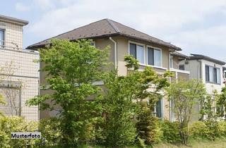 Haus kaufen in 59067 Hamm, Freistehendes 2-Familien-/2-Generationenhaus nebst 2 Garagen