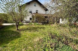 Haus kaufen in 94469 Deggendorf, Älteres Wohnhaus mit großem Grundstück ! Weiteres Baugrundstück möglich !