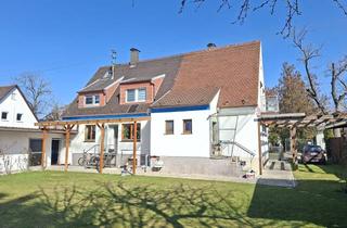 Haus kaufen in 86156 Augsburg, Hier legen Sie gut an! WH mit großem Grundstück in guter Lage!