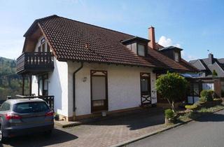 Mehrfamilienhaus kaufen in 97769 Bad Brückenau, freistehendes Mehrfamilienhaus mit Wintergartenanbau und 2 Garagen in Bad Brückenau-Ortsteil