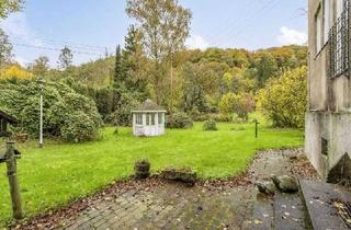 Villa kaufen in 45219 Essen, Essen - Bezugsfreies Dreifamilienhaus mit Büro Essen-KettwigHeiligenhaus