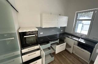 Wohnung kaufen in 41748 Viersen, Viersen - Dachgeschosswohnung mit großer Terrasse neuertig mit TG & Aufzug