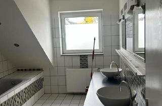 Wohnung kaufen in 52222 Stolberg, Stolberg (Rheinland) - Helle Eigentumswhg.in Stolberg-Donnerberg, 4 ZKDB u. gr: Balkon