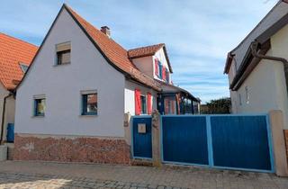Einfamilienhaus kaufen in 97461 Hofheim, Hofheim in Unterfranken - Kleines Haus mit Nebengebäude in der Innenstadt von Hofheim