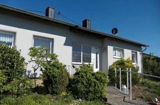 Haus kaufen in 66780 Rehlingen-Siersburg, Rehlingen-Siersburg - Freistehender Bungalow mit Terrasse und großer Garage